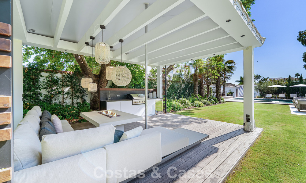 Villa exclusive de plain-pied à vendre à quelques pas de la plage et des commodités à San Pedro et Puerto Banus, Marbella 784473