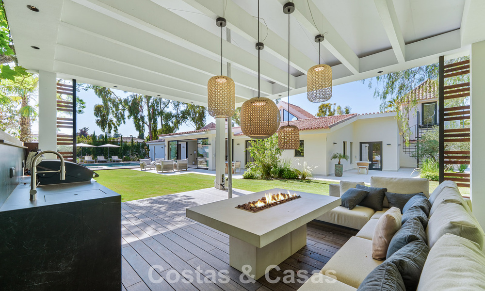 Villa exclusive de plain-pied à vendre à quelques pas de la plage et des commodités à San Pedro et Puerto Banus, Marbella 784474