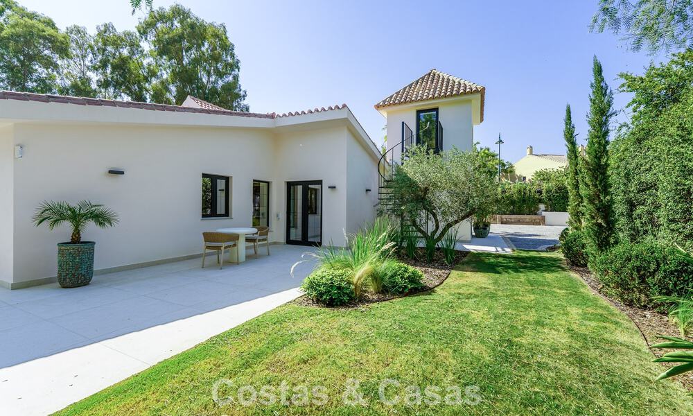 Villa exclusive de plain-pied à vendre à quelques pas de la plage et des commodités à San Pedro et Puerto Banus, Marbella 784475