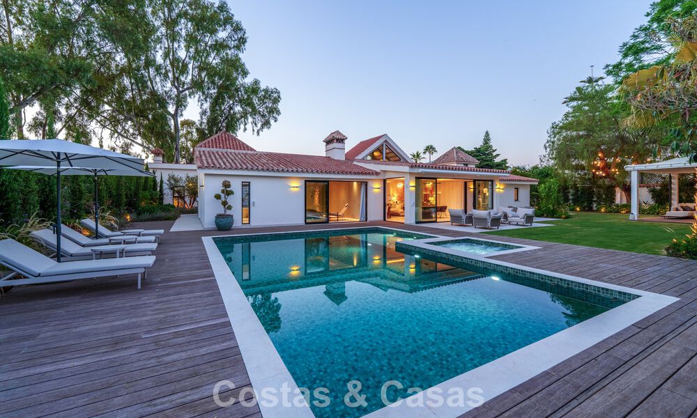 Villa exclusive de plain-pied à vendre à quelques pas de la plage et des commodités à San Pedro et Puerto Banus, Marbella 784481
