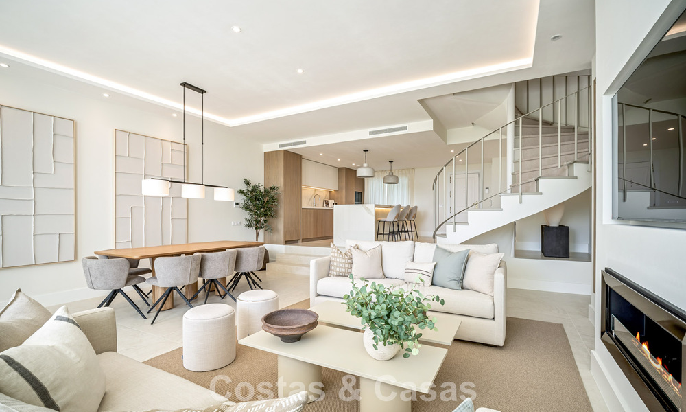 Superbe maison de ville rénovée à vendre en première ligne du golf de La Quinta à Marbella - Benahavis 784545
