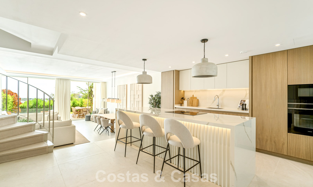 Superbe maison de ville rénovée à vendre en première ligne du golf de La Quinta à Marbella - Benahavis 784551