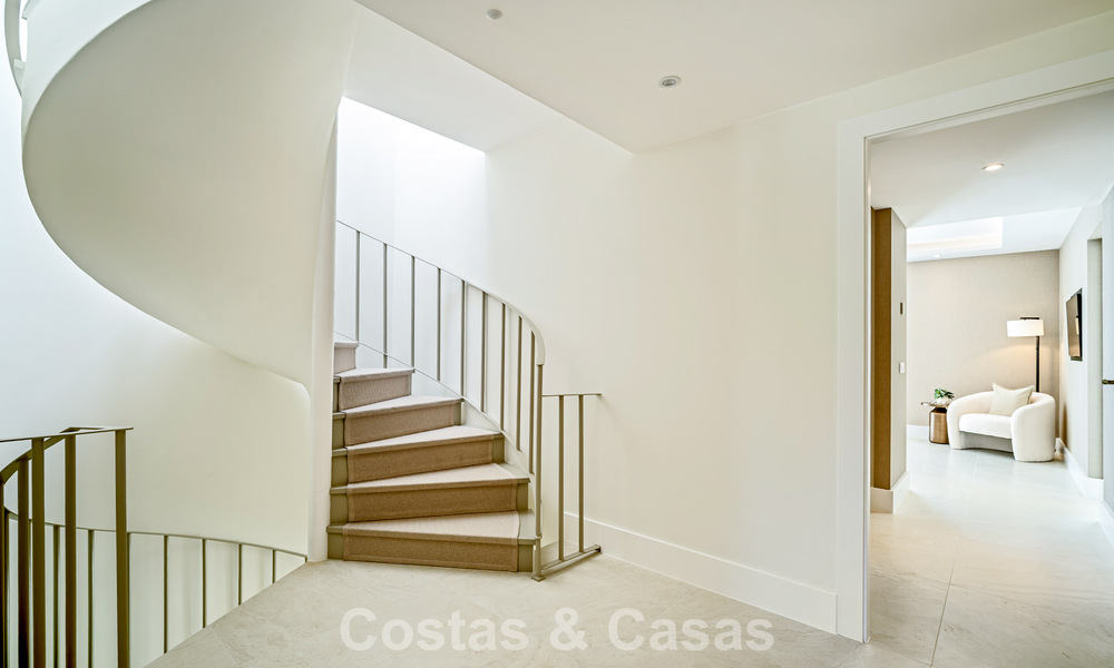 Superbe maison de ville rénovée à vendre en première ligne du golf de La Quinta à Marbella - Benahavis 784557