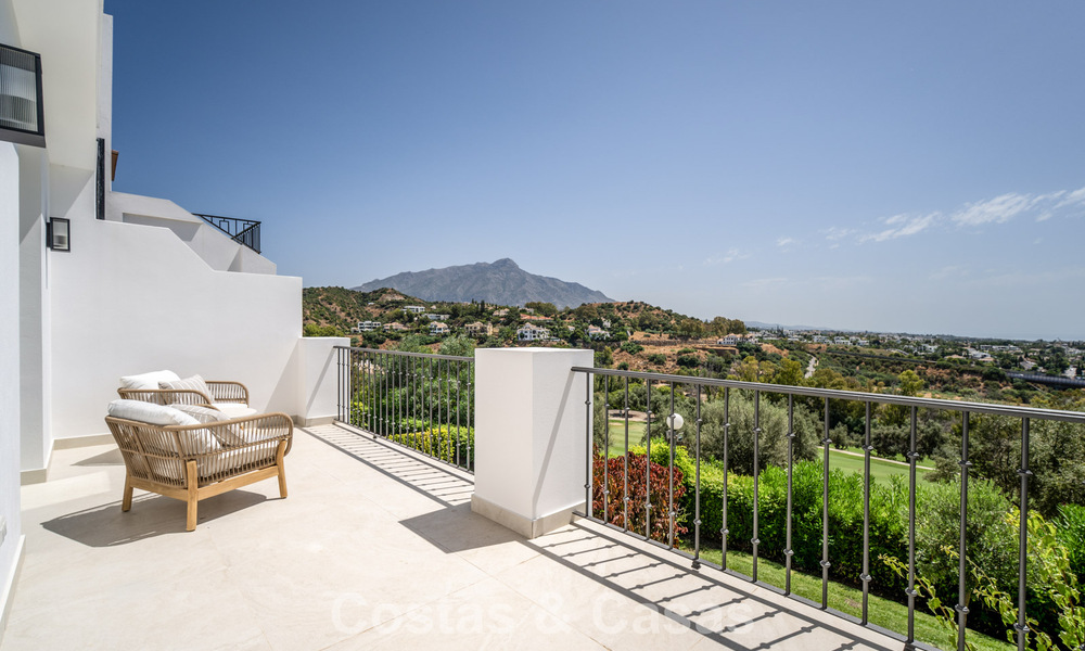 Superbe maison de ville rénovée à vendre en première ligne du golf de La Quinta à Marbella - Benahavis 784564