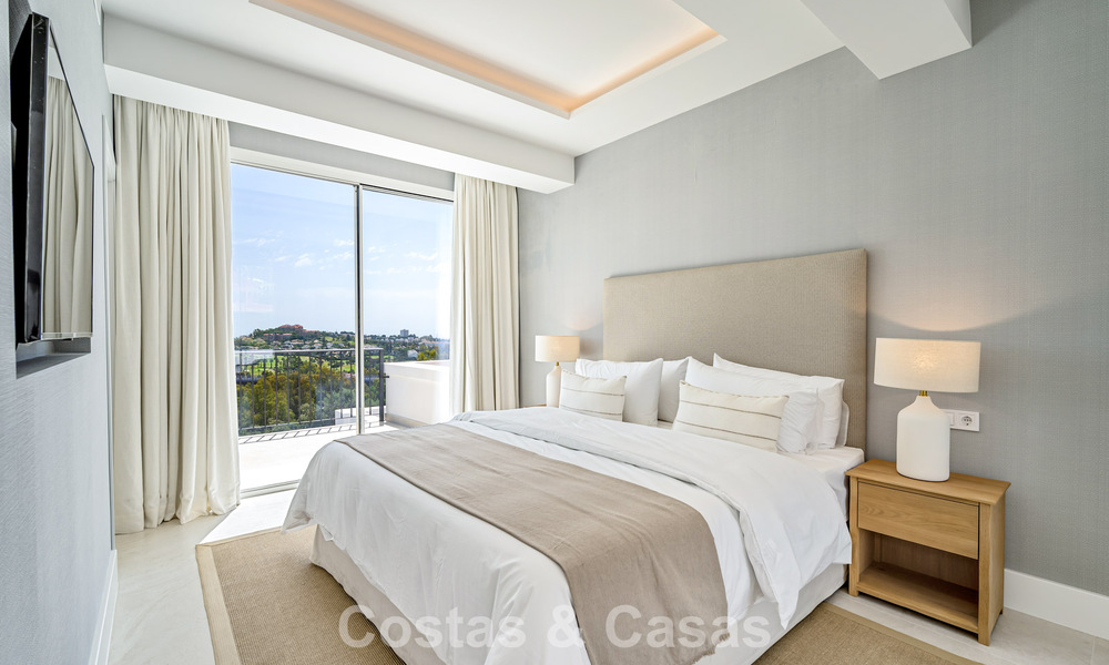 Superbe maison de ville rénovée à vendre en première ligne du golf de La Quinta à Marbella - Benahavis 784568