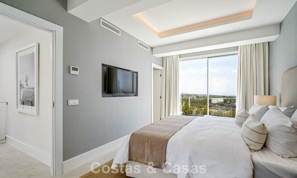 Superbe maison de ville rénovée à vendre en première ligne du golf de La Quinta à Marbella - Benahavis 784569