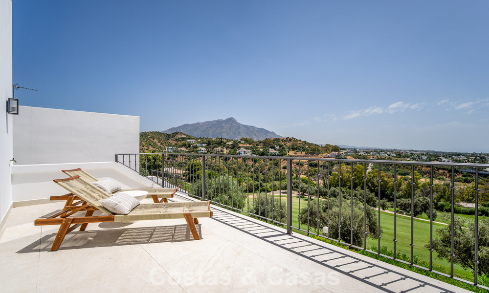 Superbe maison de ville rénovée à vendre en première ligne du golf de La Quinta à Marbella - Benahavis 784573