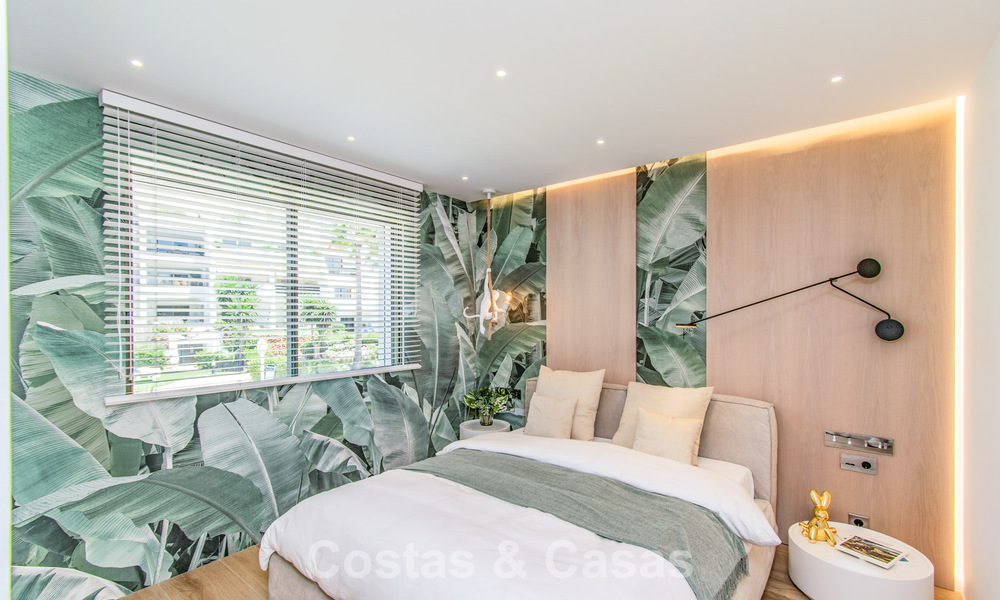 Maison de ville rénovée en bord de mer avec vue imprenable sur la mer, à vendre sur le Golden Mile de Marbella 784695