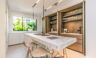 Maison de ville rénovée en bord de mer avec vue imprenable sur la mer, à vendre sur le Golden Mile de Marbella 784696 