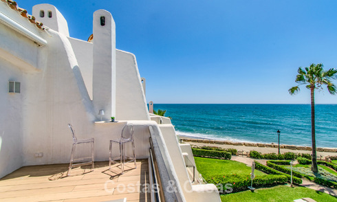 Maison de ville rénovée en bord de mer avec vue imprenable sur la mer, à vendre sur le Golden Mile de Marbella 784705