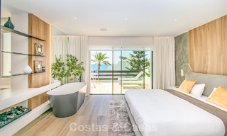 Maison de ville rénovée en bord de mer avec vue imprenable sur la mer, à vendre sur le Golden Mile de Marbella 784711 