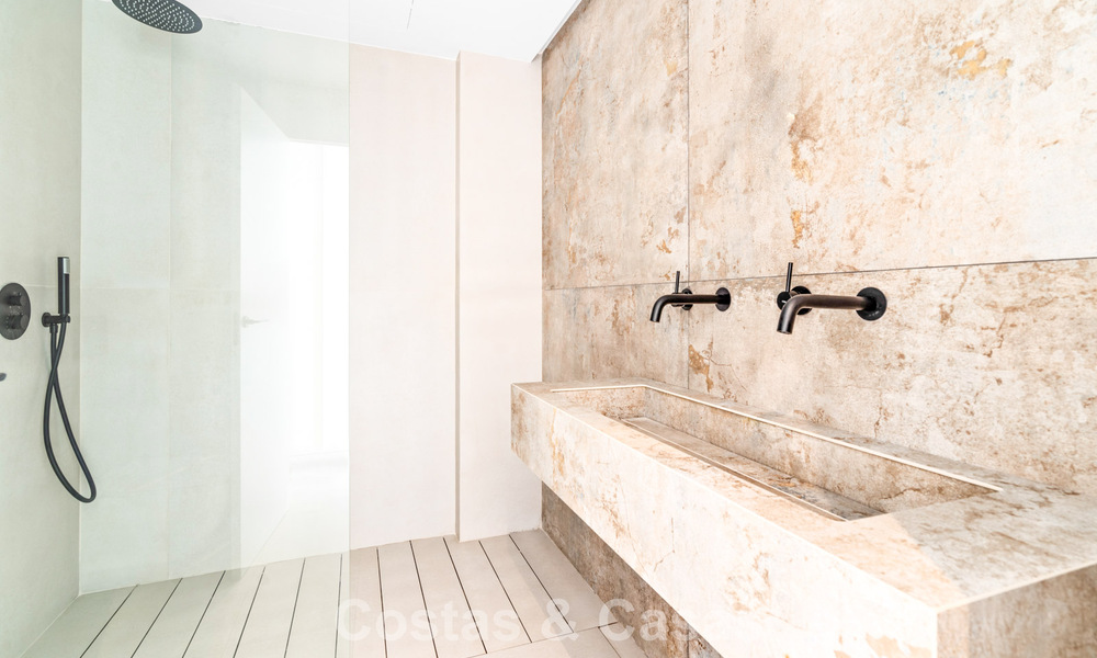 Maisons rénovées à vendre à quelques pas d'un club de golf, New Golden Mile, entre Marbella et Estepona 784750