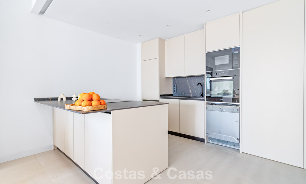 Maisons rénovées à vendre à quelques pas d'un club de golf, New Golden Mile, entre Marbella et Estepona 784754