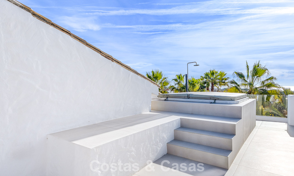 Maisons rénovées à vendre à quelques pas d'un club de golf, New Golden Mile, entre Marbella et Estepona 784777