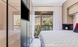 Appartement de luxe modernisé avec vue panoramique sur la mer à vendre dans un complexe de golf à Marbella - Benahavis 784836 