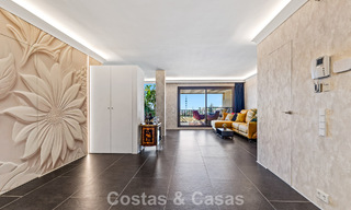 Appartement de luxe modernisé avec vue panoramique sur la mer à vendre dans un complexe de golf à Marbella - Benahavis 784843 