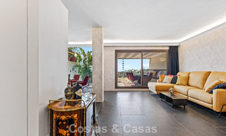 Appartement de luxe modernisé avec vue panoramique sur la mer à vendre dans un complexe de golf à Marbella - Benahavis 784844 
