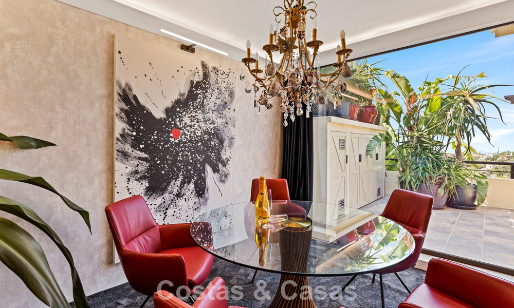 Appartement de luxe modernisé avec vue panoramique sur la mer à vendre dans un complexe de golf à Marbella - Benahavis 784852