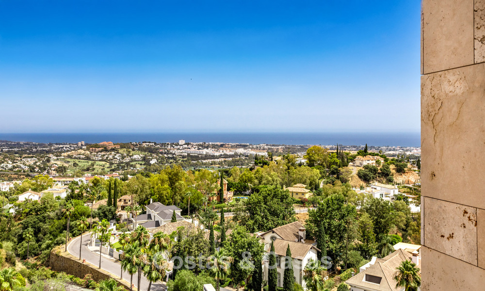 Appartement duplex au charme d'une villa à vendre dans un complexe de luxe à La Quinta, Marbella - Benahavis 784855