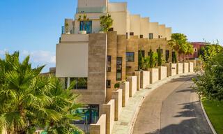 Appartement duplex au charme d'une villa à vendre dans un complexe de luxe à La Quinta, Marbella - Benahavis 784857 