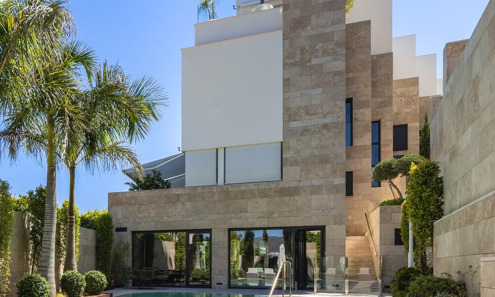 Appartement duplex au charme d'une villa à vendre dans un complexe de luxe à La Quinta, Marbella - Benahavis 784863