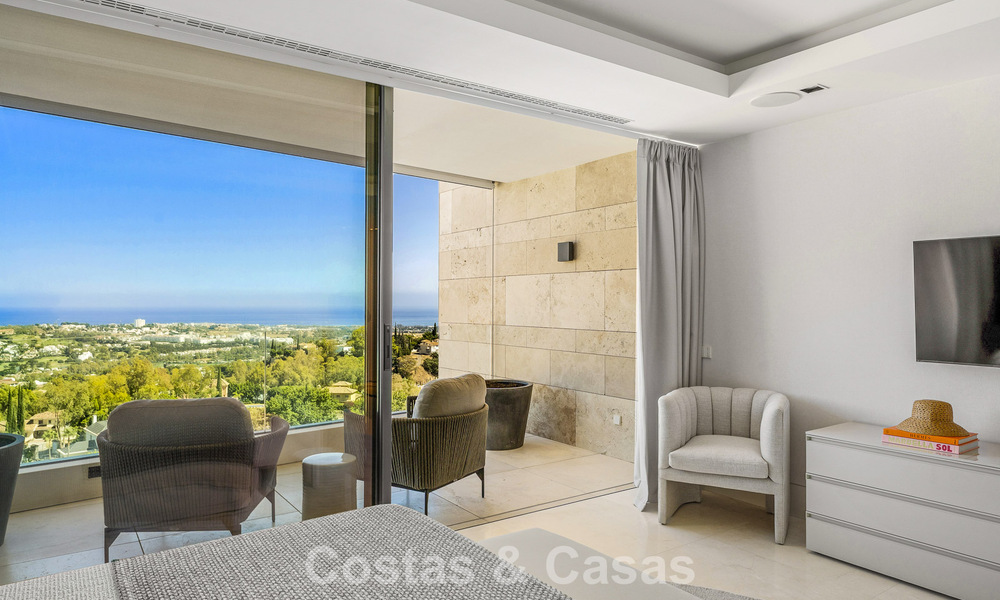 Appartement duplex au charme d'une villa à vendre dans un complexe de luxe à La Quinta, Marbella - Benahavis 784869