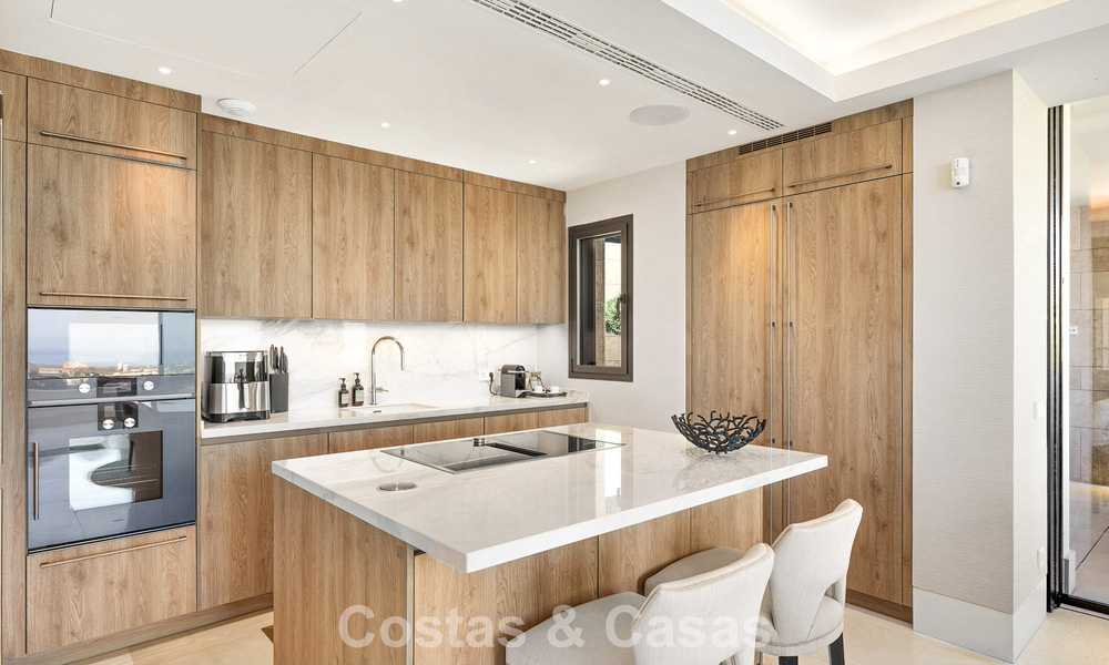 Appartement duplex au charme d'une villa à vendre dans un complexe de luxe à La Quinta, Marbella - Benahavis 784878