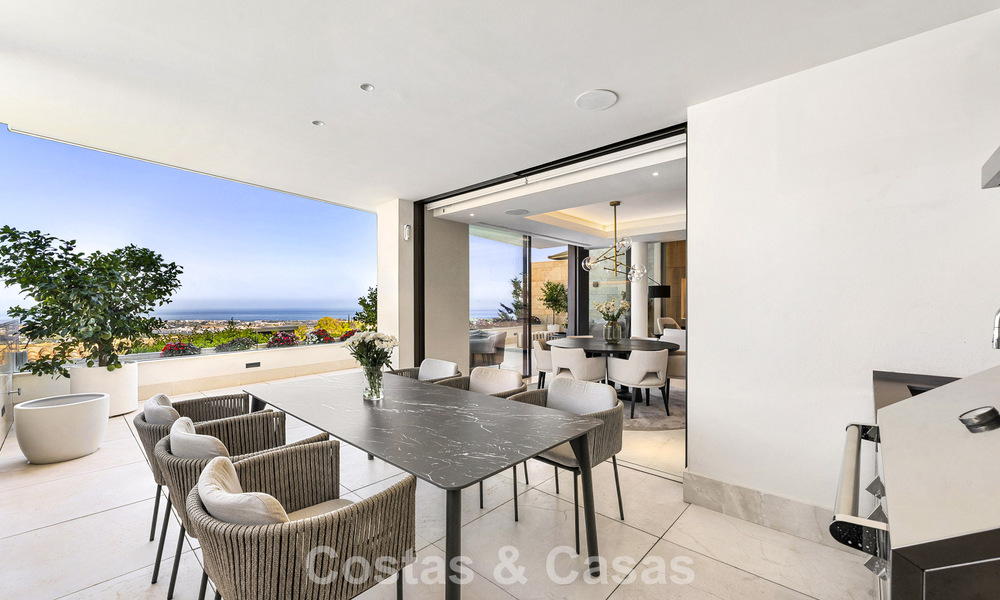 Appartement duplex au charme d'une villa à vendre dans un complexe de luxe à La Quinta, Marbella - Benahavis 784882