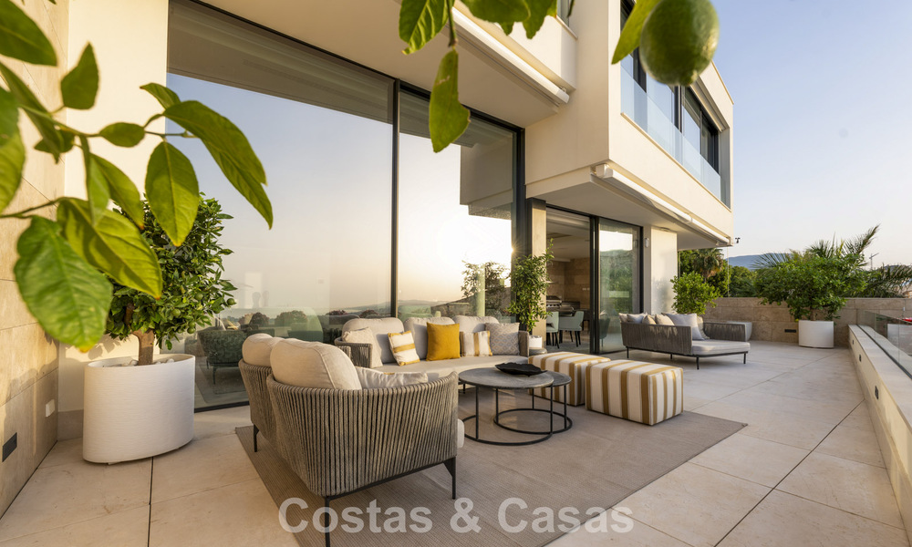 Appartement duplex au charme d'une villa à vendre dans un complexe de luxe à La Quinta, Marbella - Benahavis 784886
