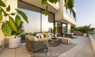 Appartement duplex au charme d'une villa à vendre dans un complexe de luxe à La Quinta, Marbella - Benahavis 784886 