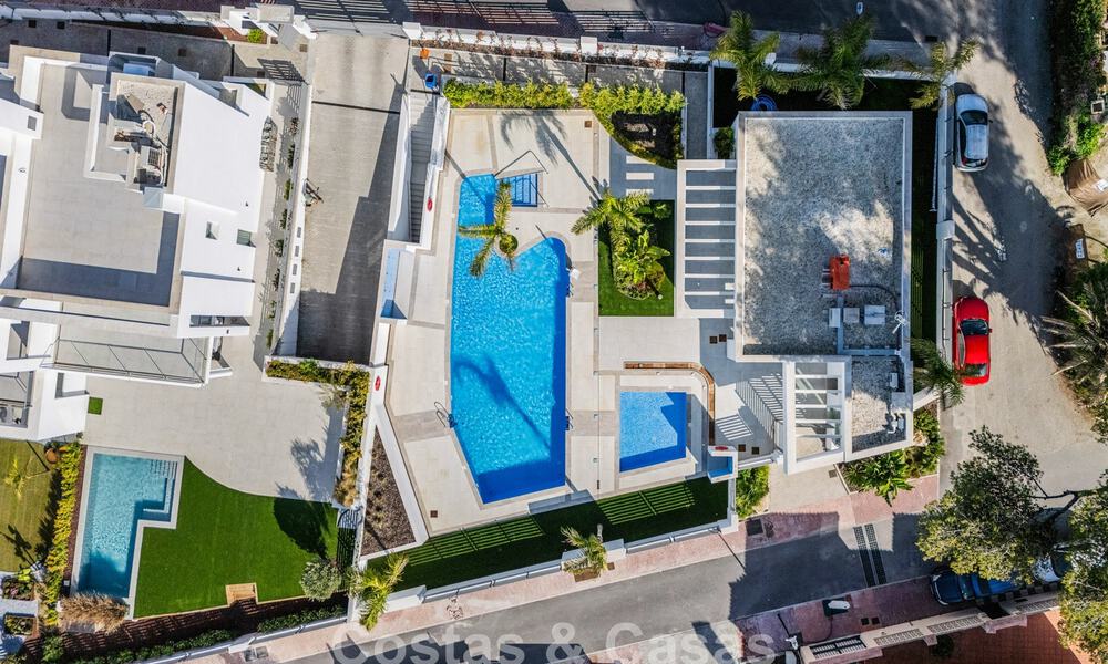 Villa mitoyenne avec vue sur le golf, les montagnes et la mer à vendre près des commodités à Guadalmina et San Pedro, Marbella 785003