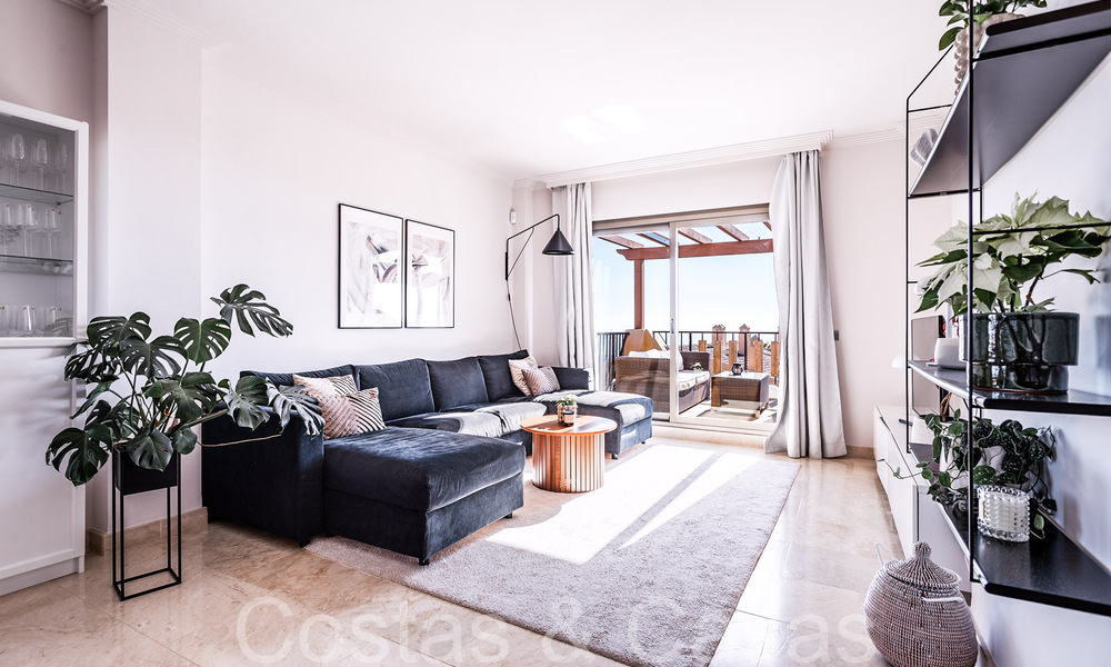 Prêt à emménager, penthouse de luxe avec vue panoramique sur le golf, la mer et les montagnes à vendre à Benahavis - Marbella 784806