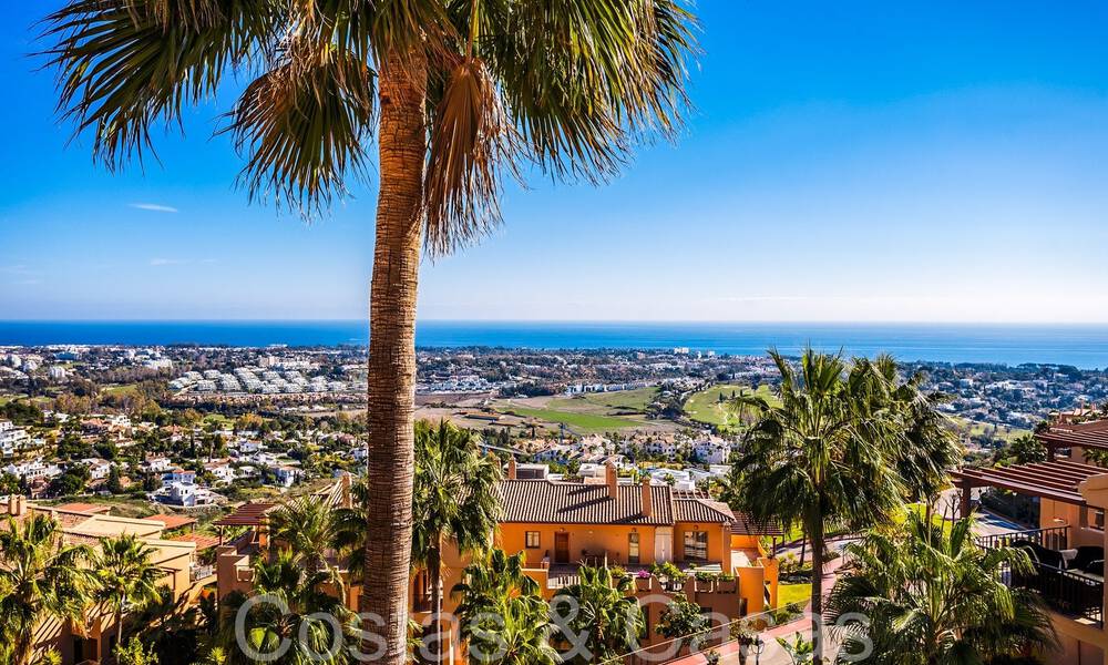 Prêt à emménager, penthouse de luxe avec vue panoramique sur le golf, la mer et les montagnes à vendre à Benahavis - Marbella 784829