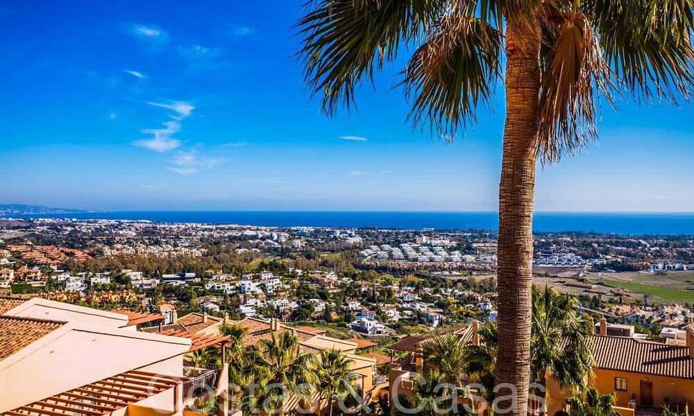 Prêt à emménager, penthouse de luxe avec vue panoramique sur le golf, la mer et les montagnes à vendre à Benahavis - Marbella 784830