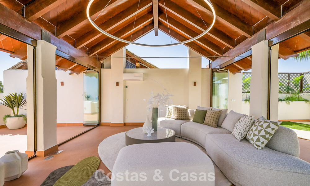 Penthouse avec vue sur la mer à vendre dans une résidence sécurisée en bord de mer, sur le New Golden Mile, entre Marbella et Estepona 785021