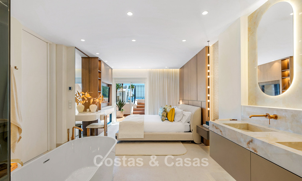 Penthouse avec vue sur la mer à vendre dans une résidence sécurisée en bord de mer, sur le New Golden Mile, entre Marbella et Estepona 785034