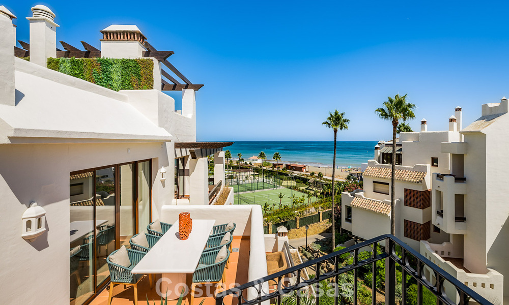 Penthouse avec vue sur la mer à vendre dans une résidence sécurisée en bord de mer, sur le New Golden Mile, entre Marbella et Estepona 785036