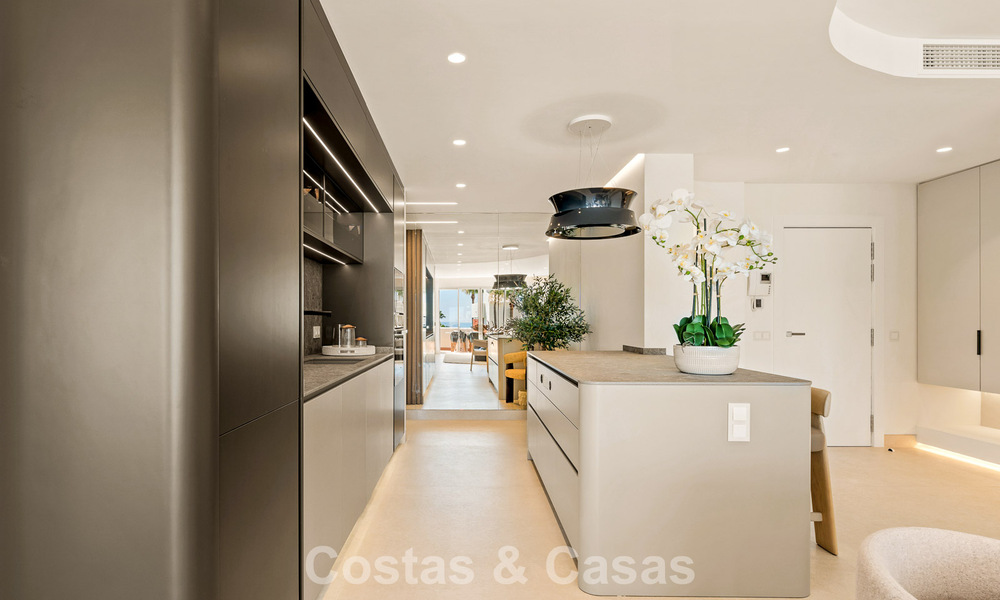 Penthouse avec vue sur la mer à vendre dans une résidence sécurisée en bord de mer, sur le New Golden Mile, entre Marbella et Estepona 785040