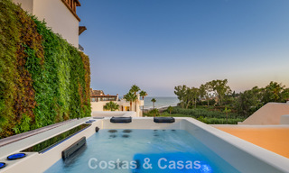 Penthouse avec vue sur la mer à vendre dans une résidence sécurisée en bord de mer, sur le New Golden Mile, entre Marbella et Estepona 785042 