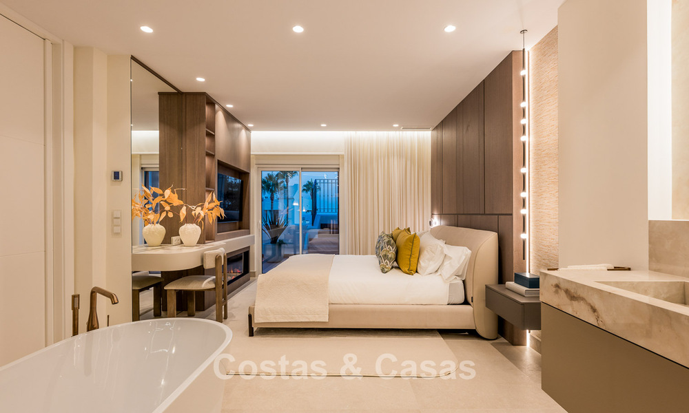 Penthouse avec vue sur la mer à vendre dans une résidence sécurisée en bord de mer, sur le New Golden Mile, entre Marbella et Estepona 785047