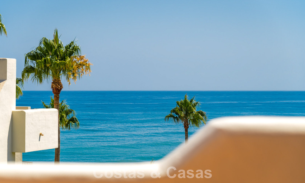 Penthouse avec vue sur la mer à vendre dans une résidence sécurisée en bord de mer, sur le New Golden Mile, entre Marbella et Estepona 785049