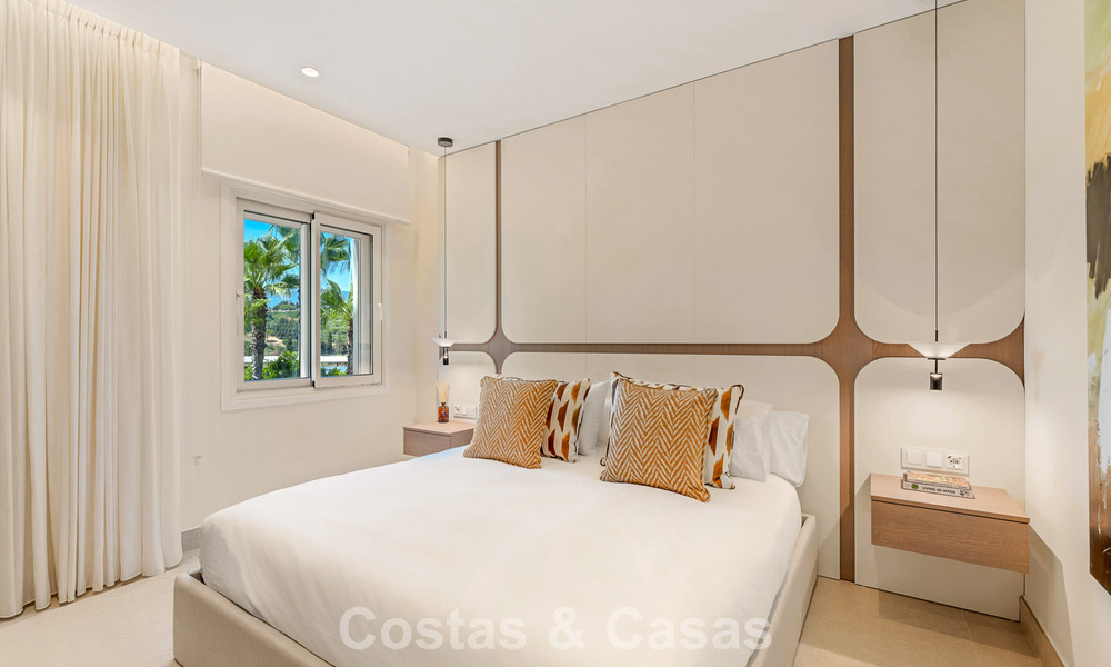 Penthouse avec vue sur la mer à vendre dans une résidence sécurisée en bord de mer, sur le New Golden Mile, entre Marbella et Estepona 785057