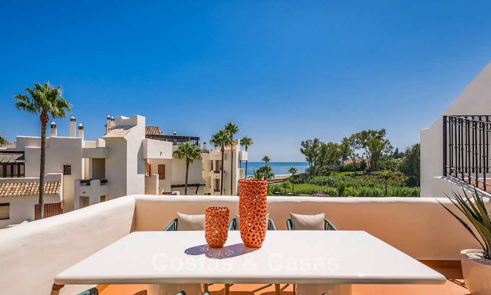 Penthouse avec vue sur la mer à vendre dans une résidence sécurisée en bord de mer, sur le New Golden Mile, entre Marbella et Estepona 785068