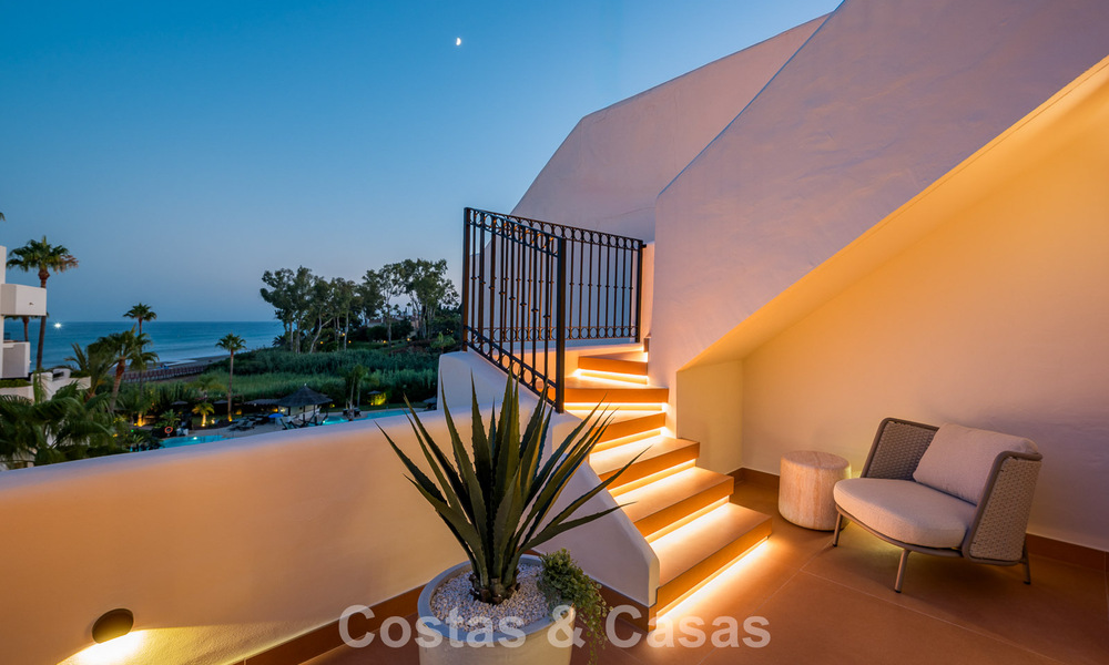 Penthouse avec vue sur la mer à vendre dans une résidence sécurisée en bord de mer, sur le New Golden Mile, entre Marbella et Estepona 785073