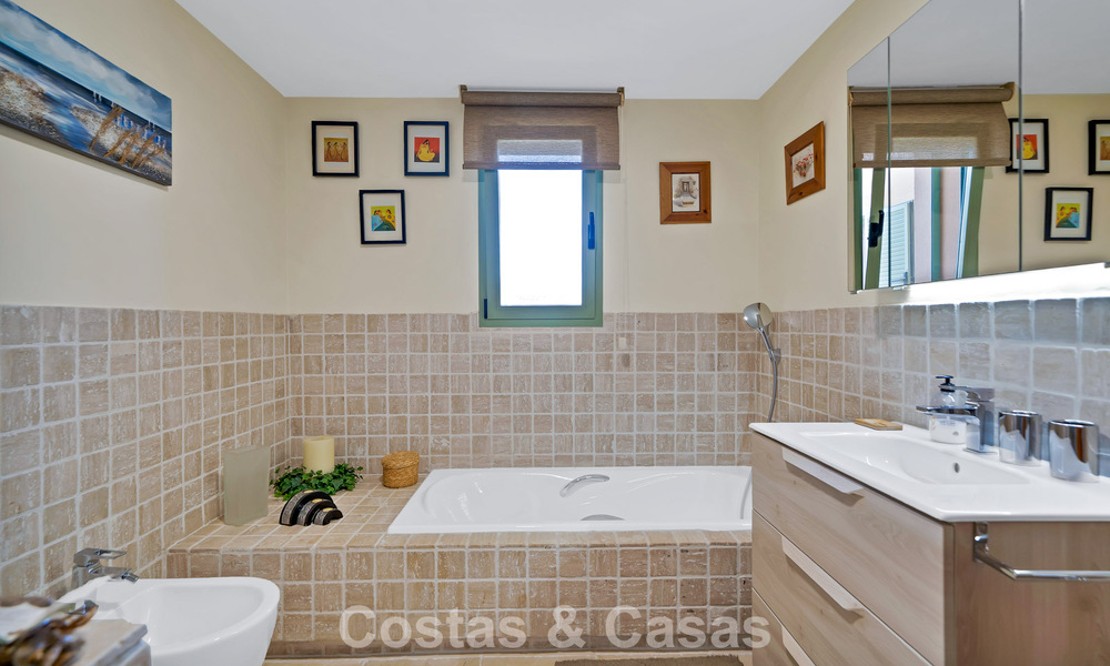 Appartement 3 chambres à vendre avec vue sur le jardin et la mer, prêt à emménager, au Los Flamingos Golf Resort à Marbella - Benahavis 785082