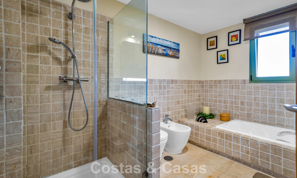 Appartement 3 chambres à vendre avec vue sur le jardin et la mer, prêt à emménager, au Los Flamingos Golf Resort à Marbella - Benahavis 785083