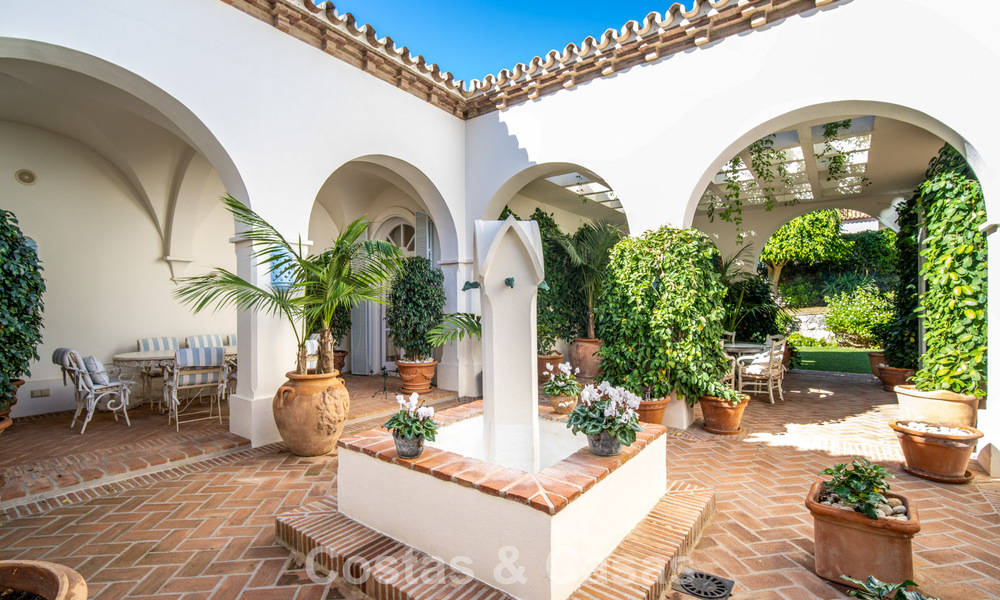Superbe villa méditerranéenne à vendre dans une résidence sécurisée sur le Golden Mile de Marbella 785101