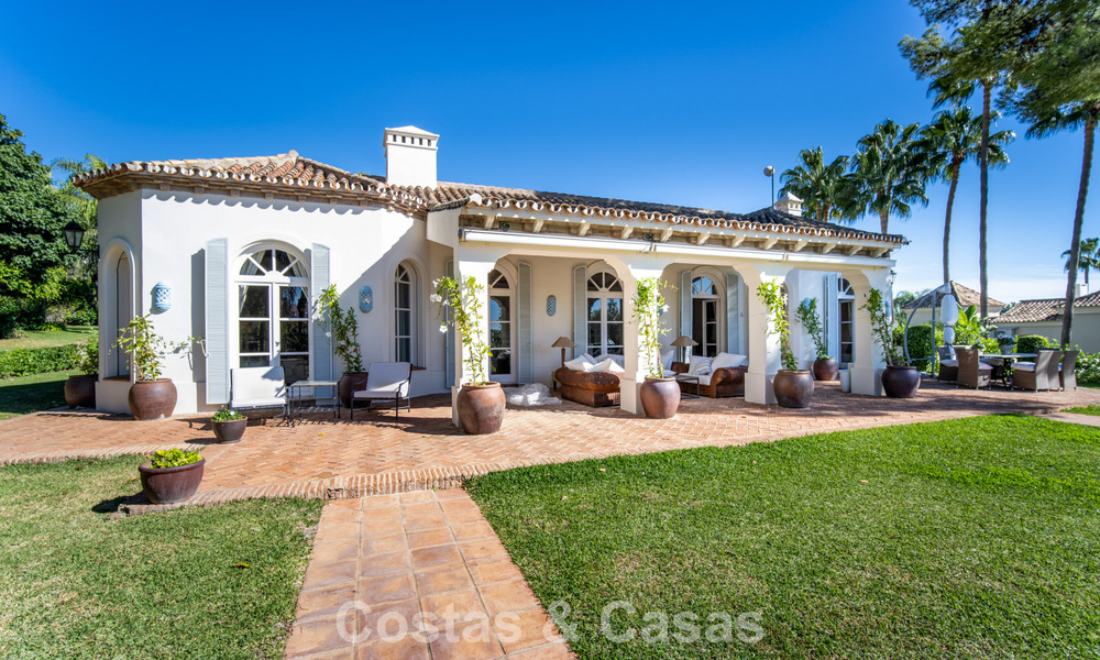 Superbe villa méditerranéenne à vendre dans une résidence sécurisée sur le Golden Mile de Marbella 785105