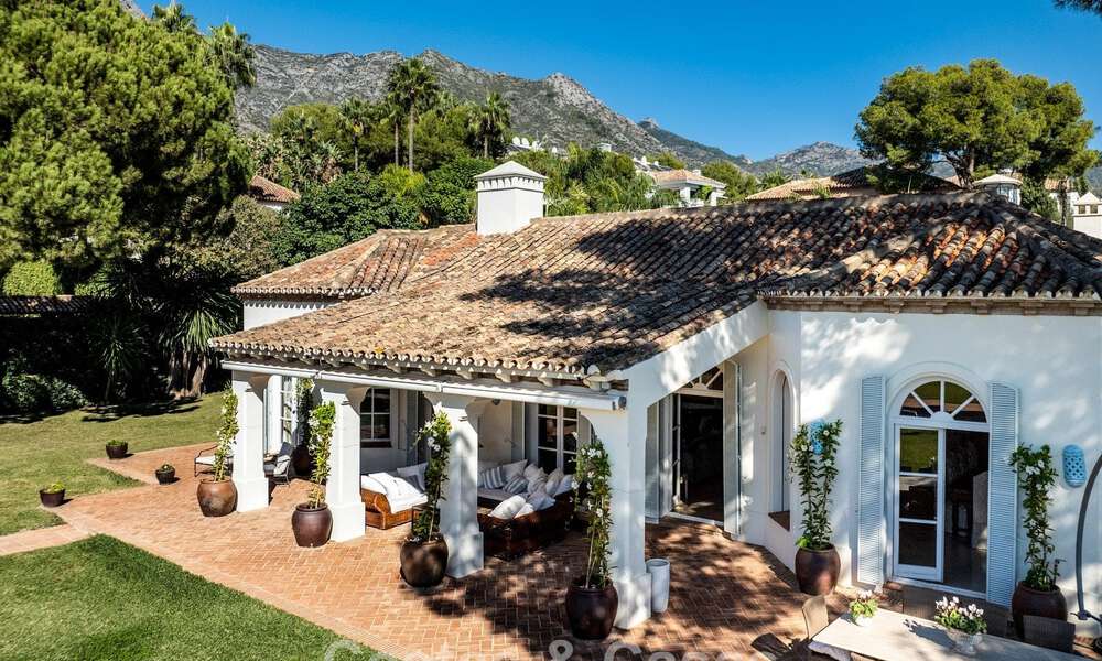 Superbe villa méditerranéenne à vendre dans une résidence sécurisée sur le Golden Mile de Marbella 785115