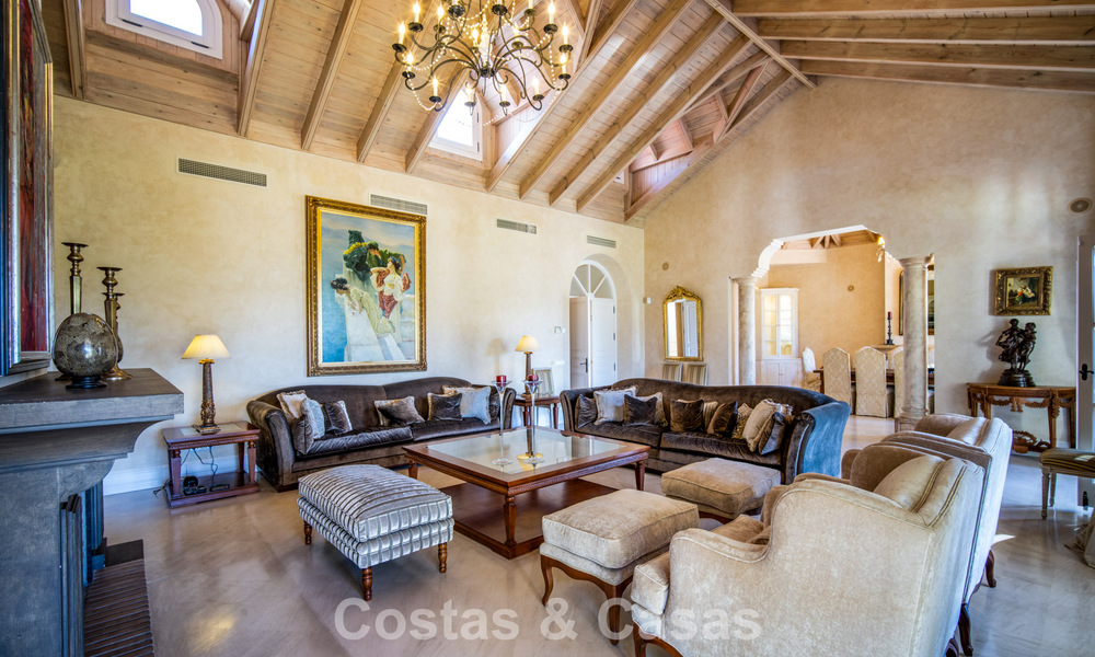 Superbe villa méditerranéenne à vendre dans une résidence sécurisée sur le Golden Mile de Marbella 785117